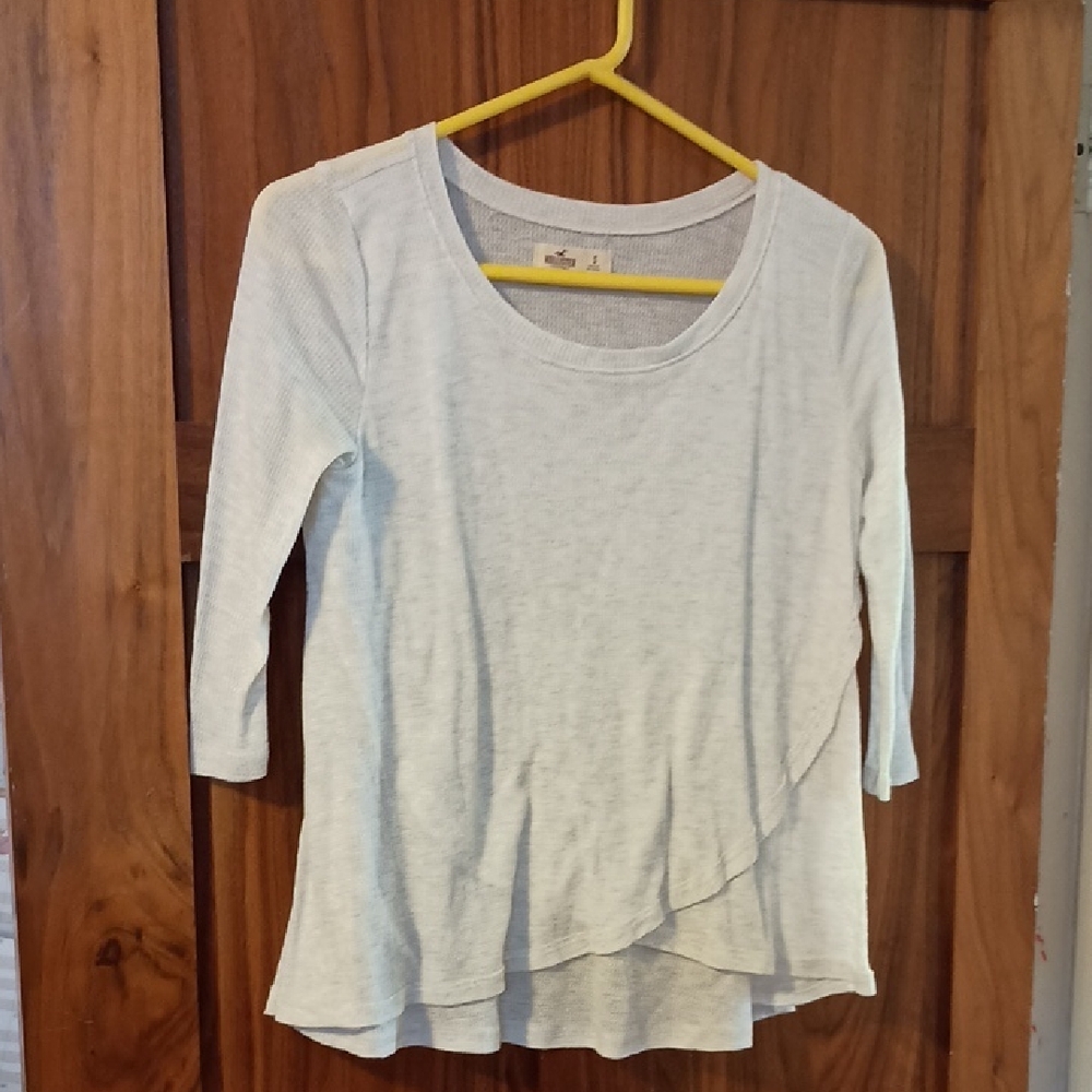 Hollister Women's Light Gray 3/4 thermal Sleeve Top